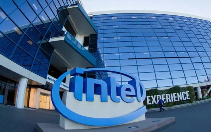 Intel-Cuts-Management-Pay-Amid-Crisis-Top-10-Executives-Affected